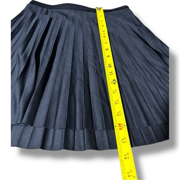 H&M Dark Navy Blue Pleated Fit and Flare High Waist Preppy Mini Skater Skirt - Picture 13 of 15